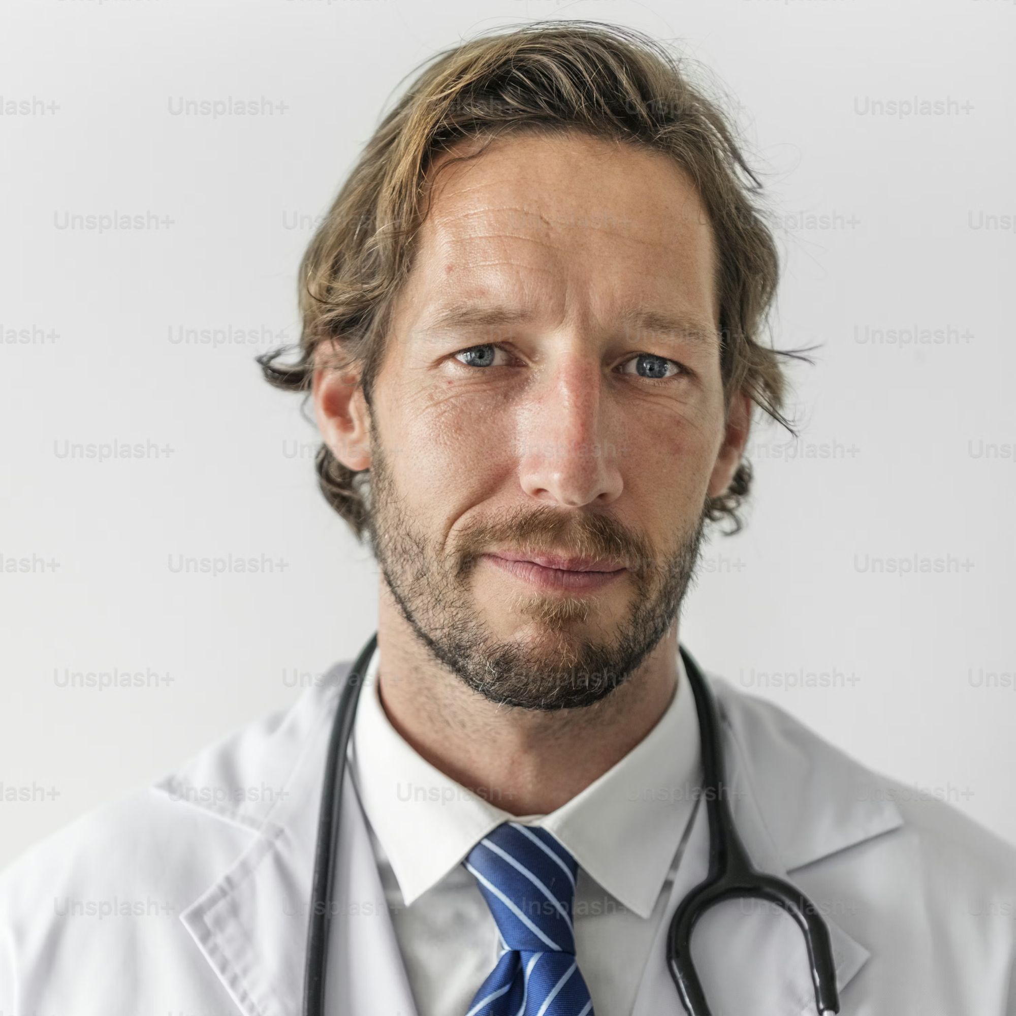 Dr. Fernando Carmona